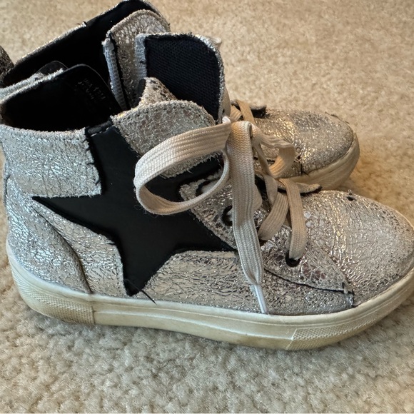 Kids Silver and Black High-Top Sneakers size 13 - Picture 4 of 8
